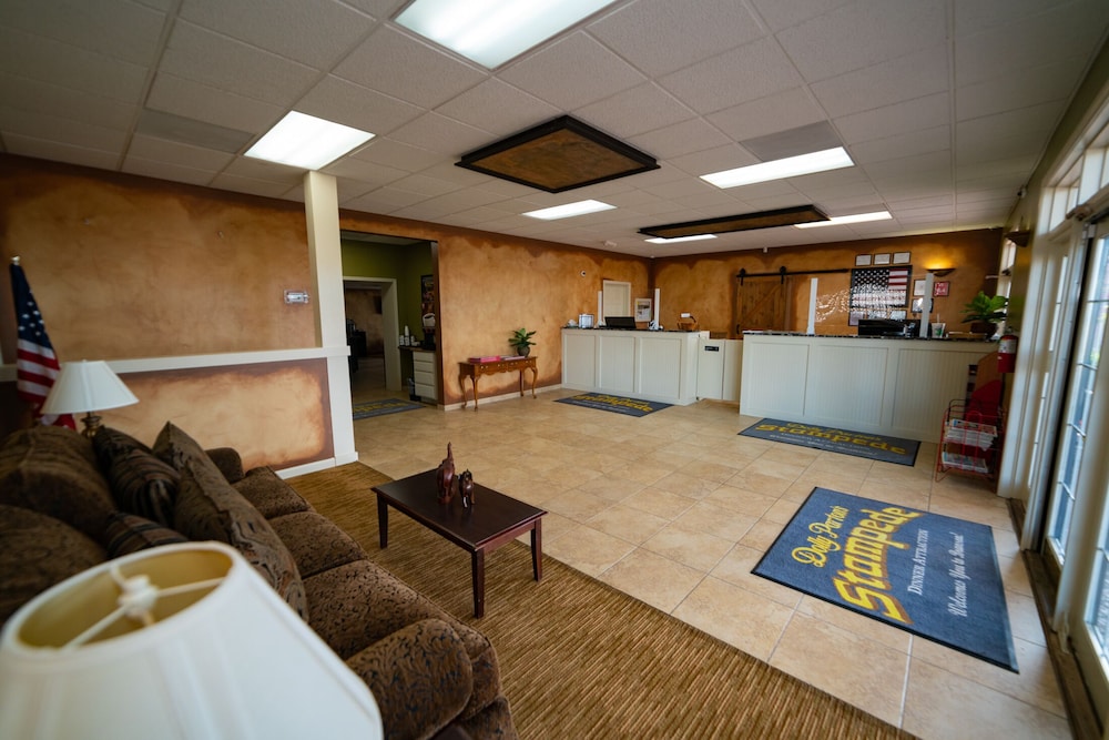 Angel Inn Near IMAX, a Travelodge by Wyndham 10/50