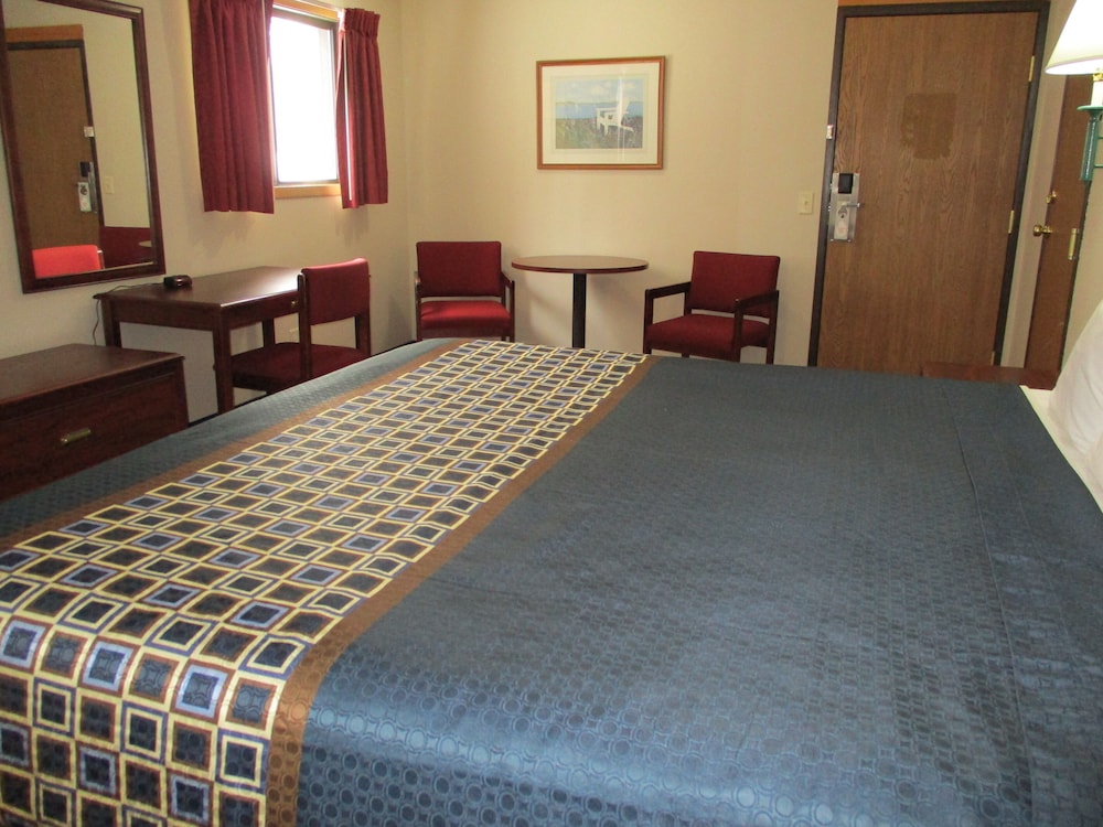 Travelodge by Wyndham Spirit Lake/Okoboji 39/53