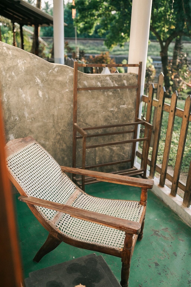 Asanka Surf House 16/40