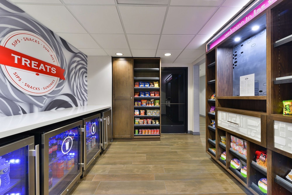 Hampton Inn and Suites Las Vegas Airport 17/66