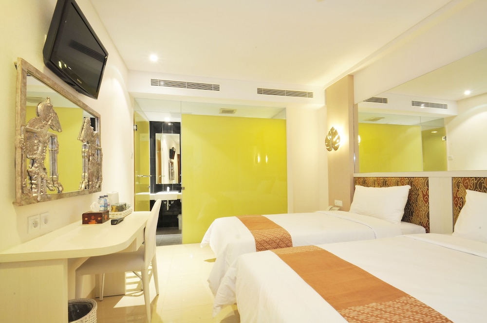 Pyrenees Jogja Hotel 5/26