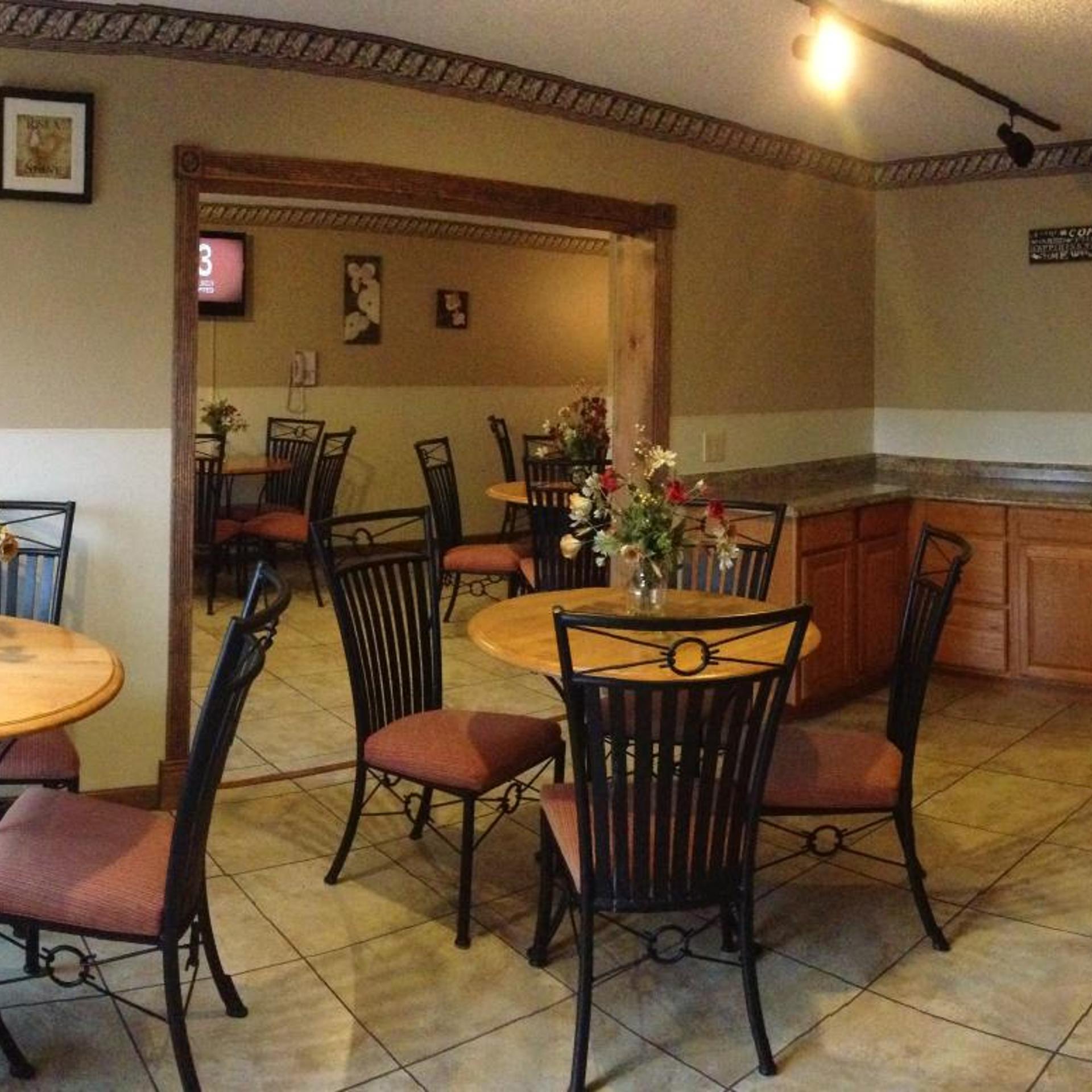 Twelve Oaks Inn 18/30