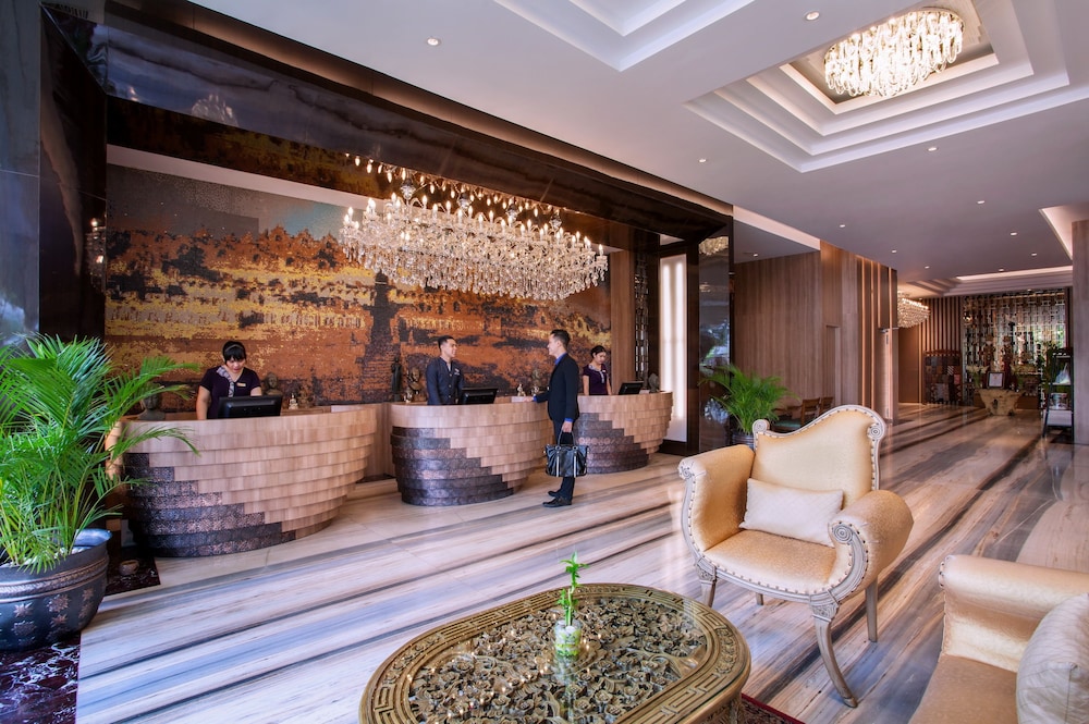 Grand Mercure Yogyakarta Adi Sucipto 8/70