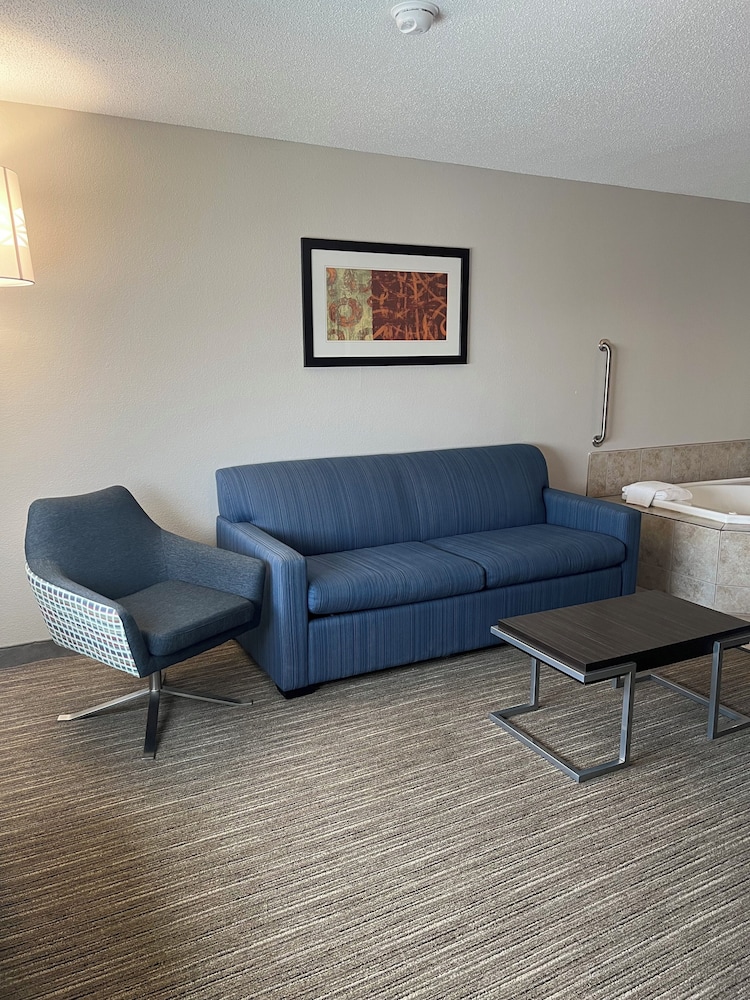Holiday Inn Express Hotel Suites Beatrice 46/76
