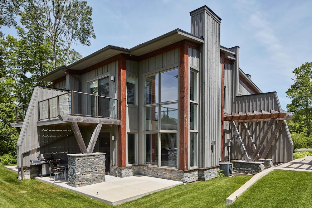 Muskoka Bay Resort 1/48