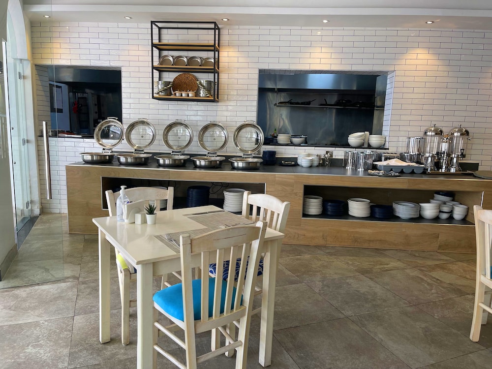 restaurant cafeteria