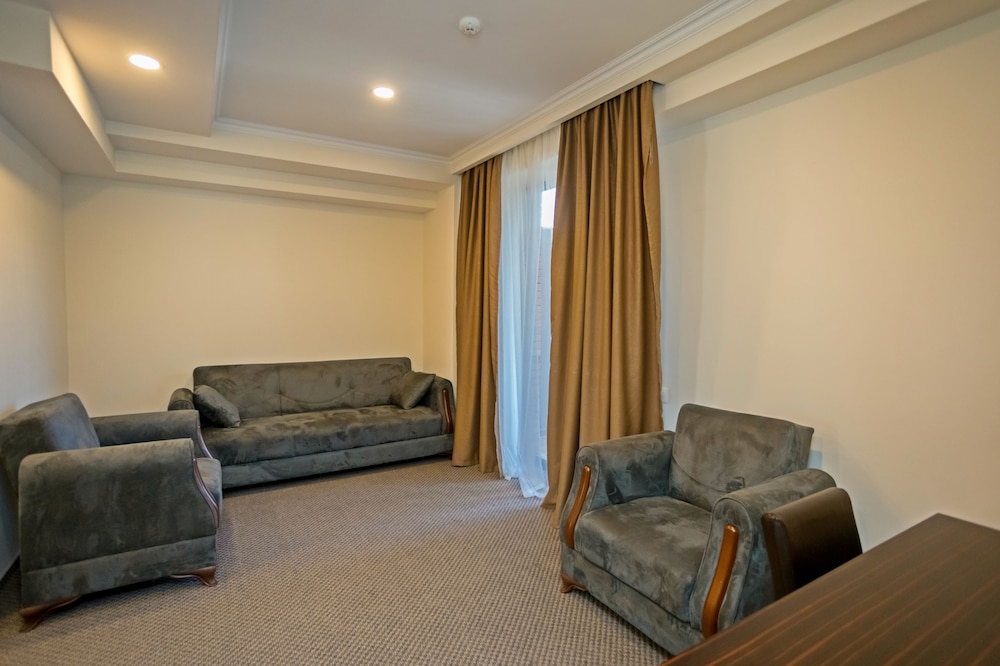 Hotel Genio 16/25