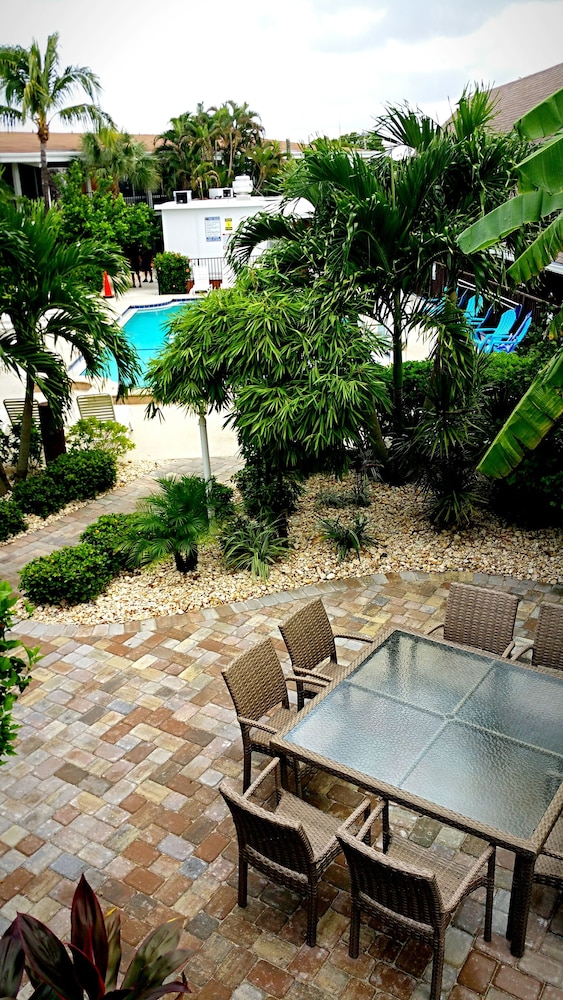 Dolphin Key Resort 41/50