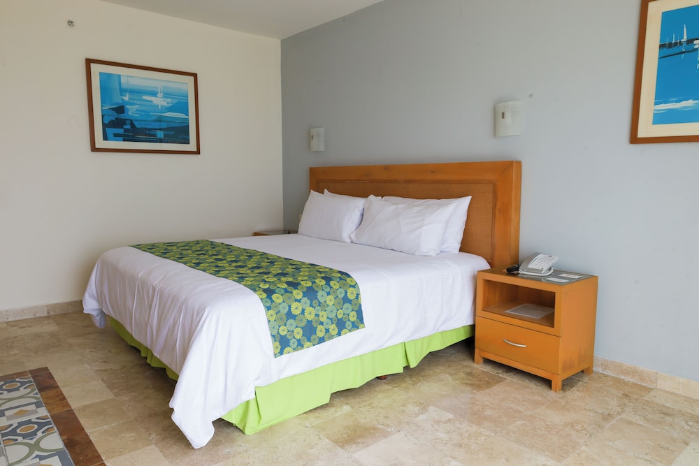 SUPERIOR, KING BED, RESORT VIEW