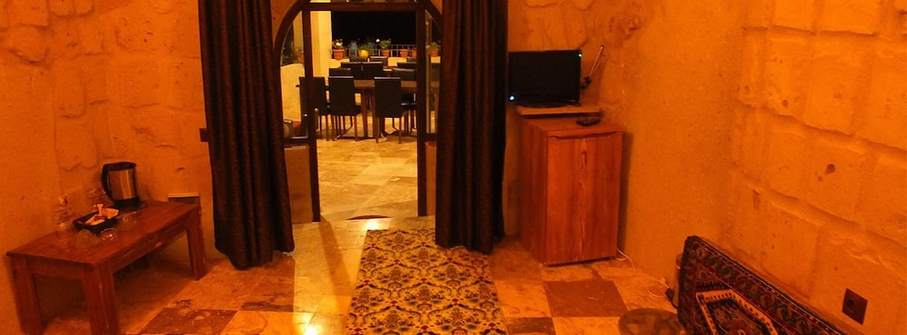 Dilek Tepesi Cave Hotel 12/36