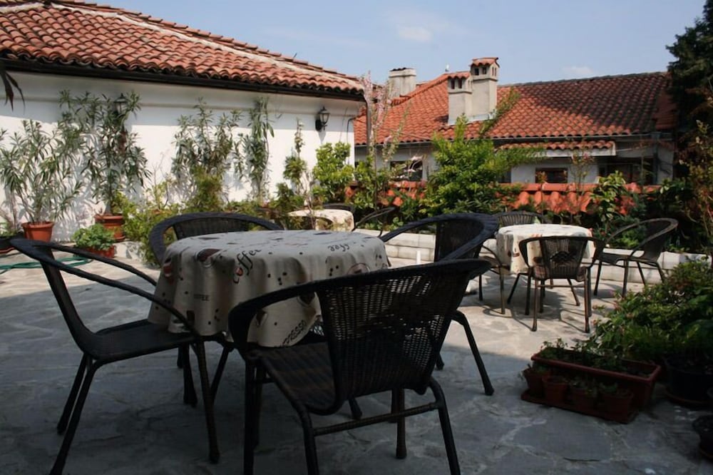 Alafrangite Hotel 29/33