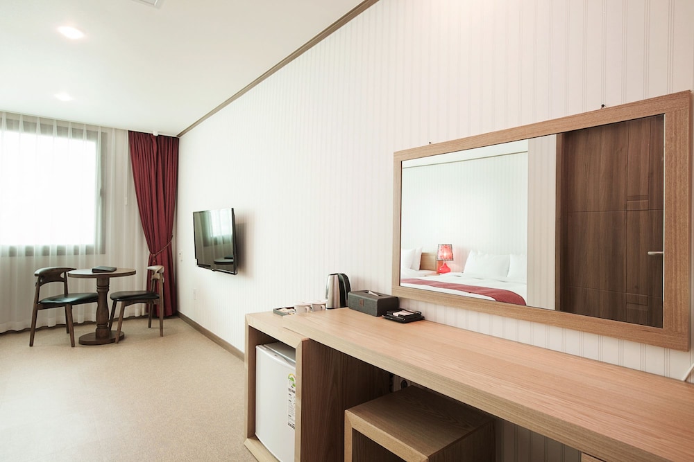 Hotel California Jeju 25/35