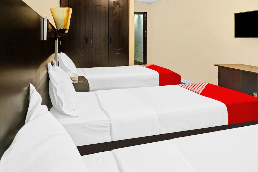 Super OYO 800 Moon Creek Hotel 14/22