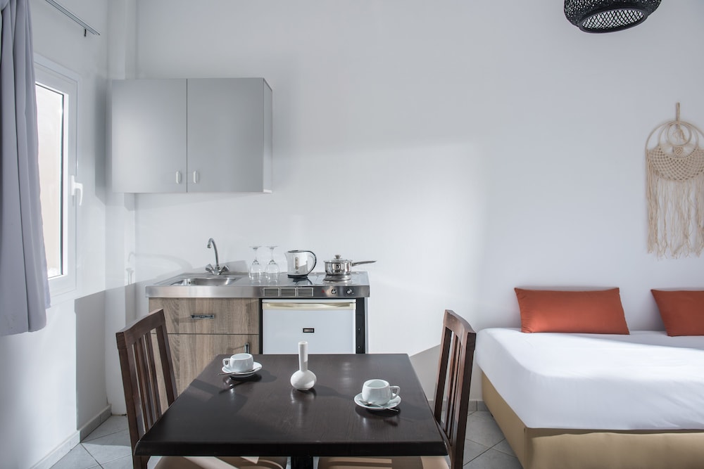 Troulis Apart Hotel 66/74