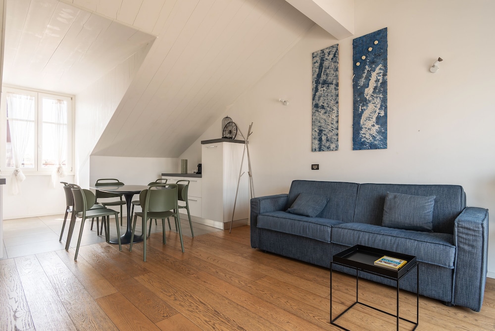 Easyhomes - Brera Luxury Suites 17/42
