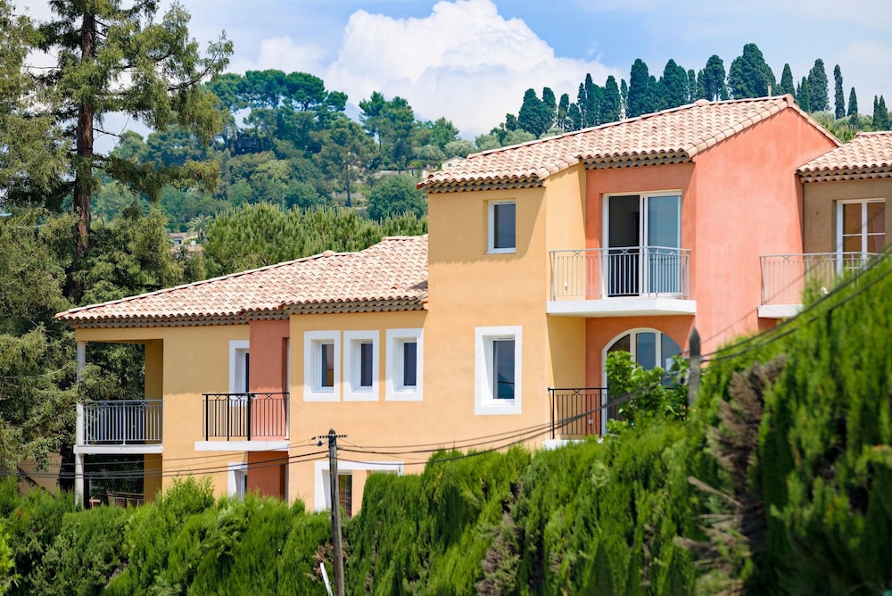 Adonis Mougins 9/54
