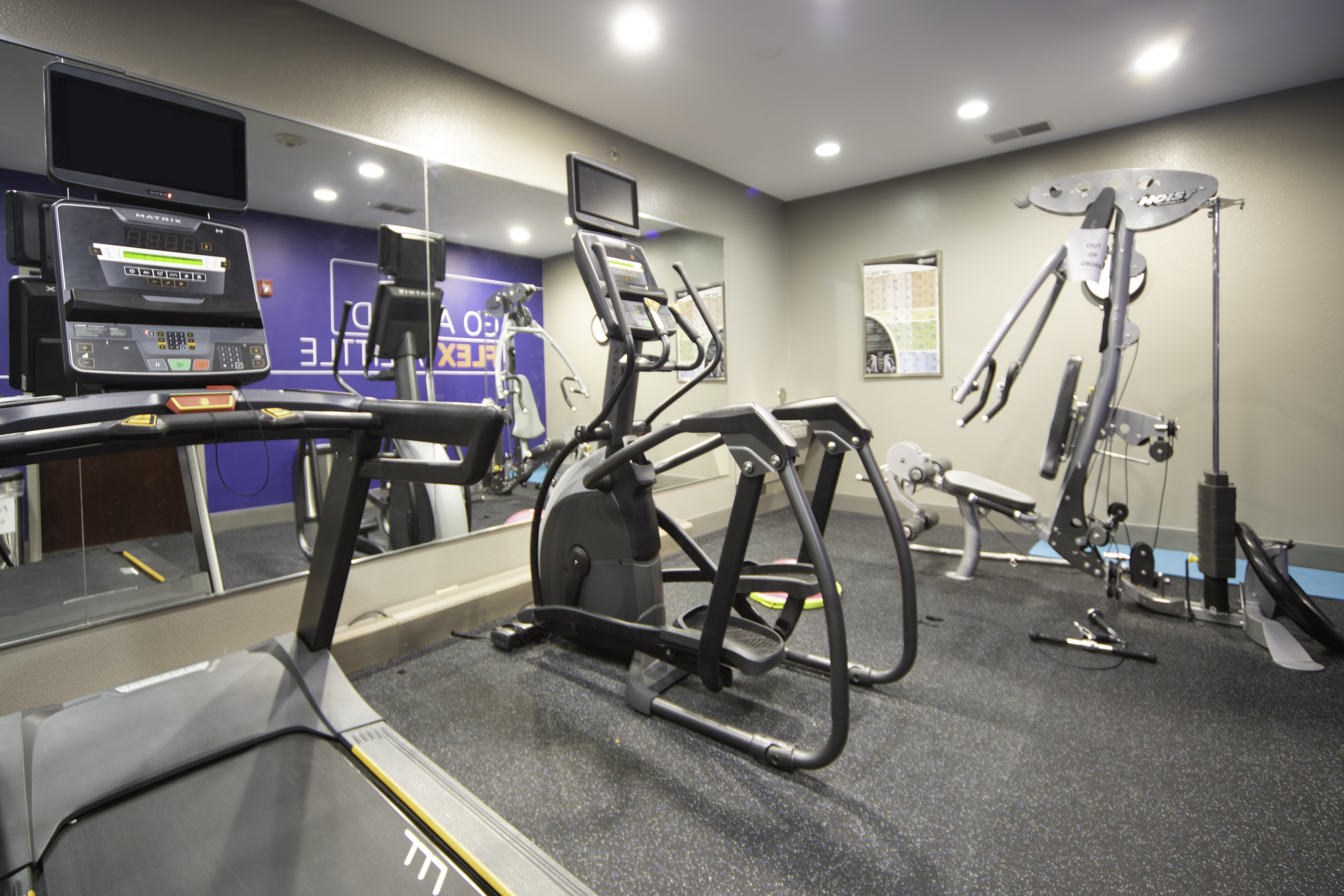 Holiday Inn Express Hotel And Suites St Charles 34/56
