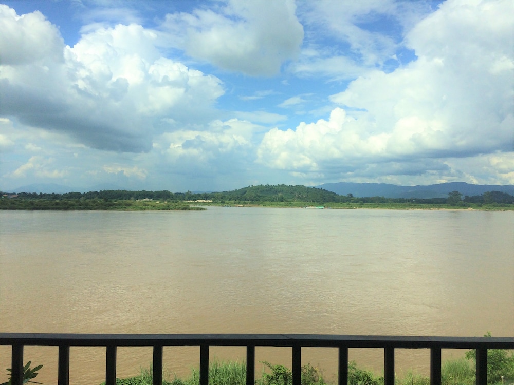 Siam Triangle Hotel 57/61