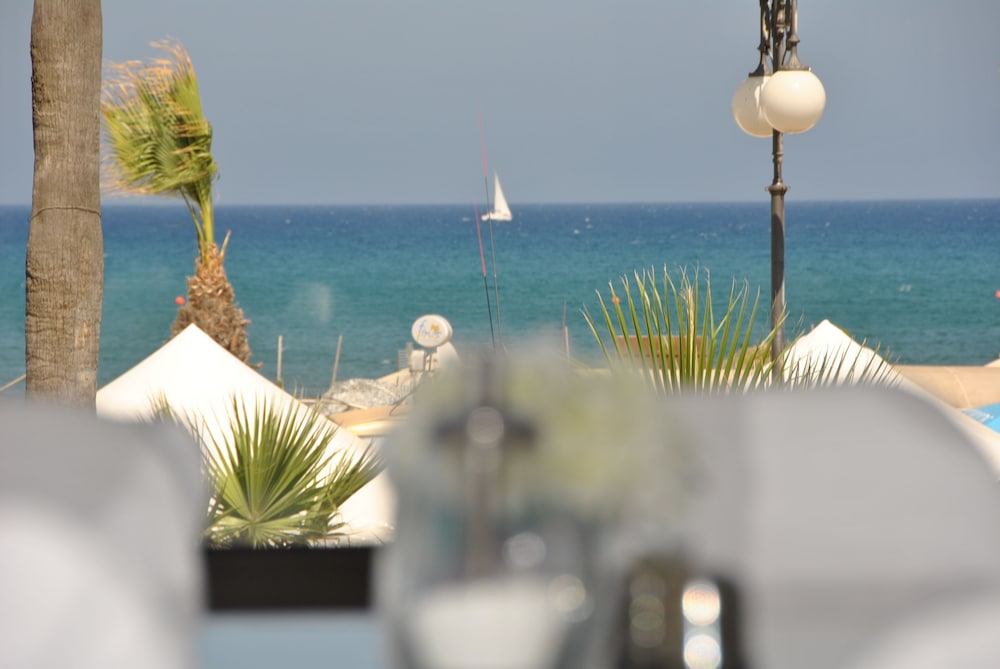 Les Palmiers Beach Hotel 46/69