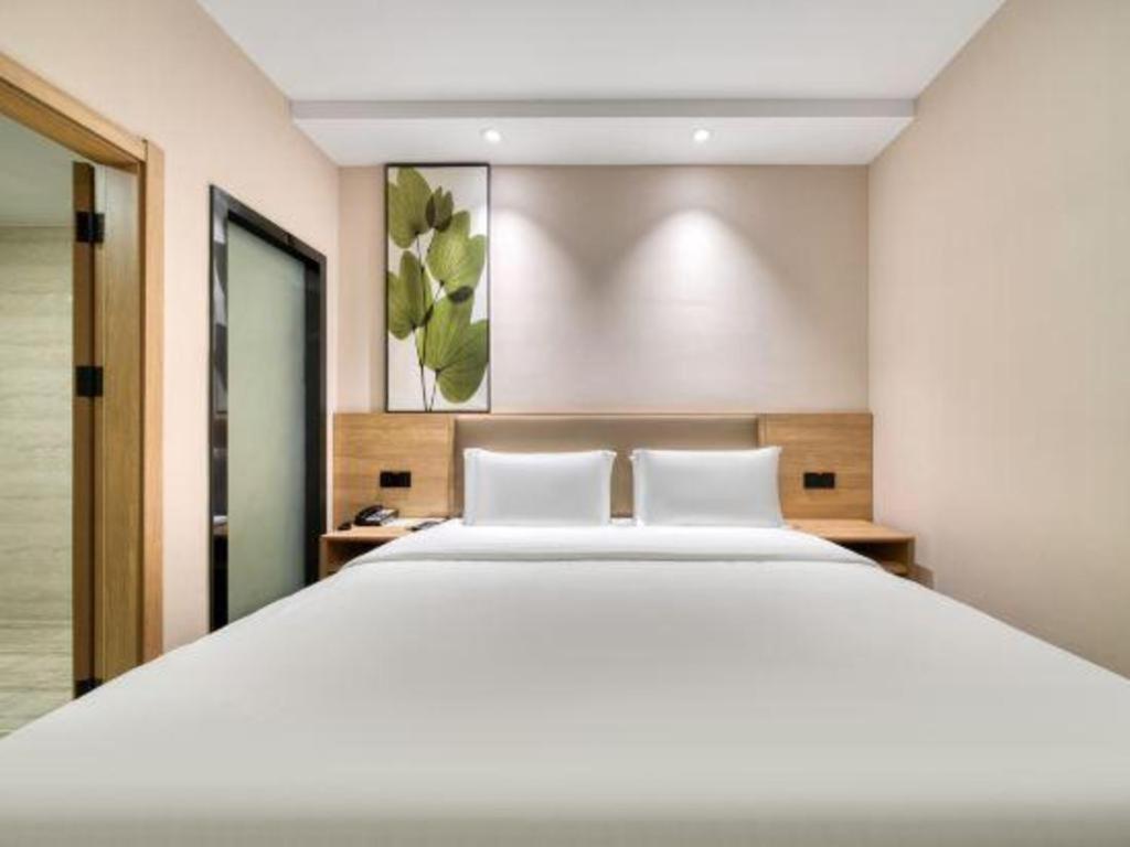 GreenTree Inn HuZhou AnJi YingBin Avenue Express Hotel 17/43