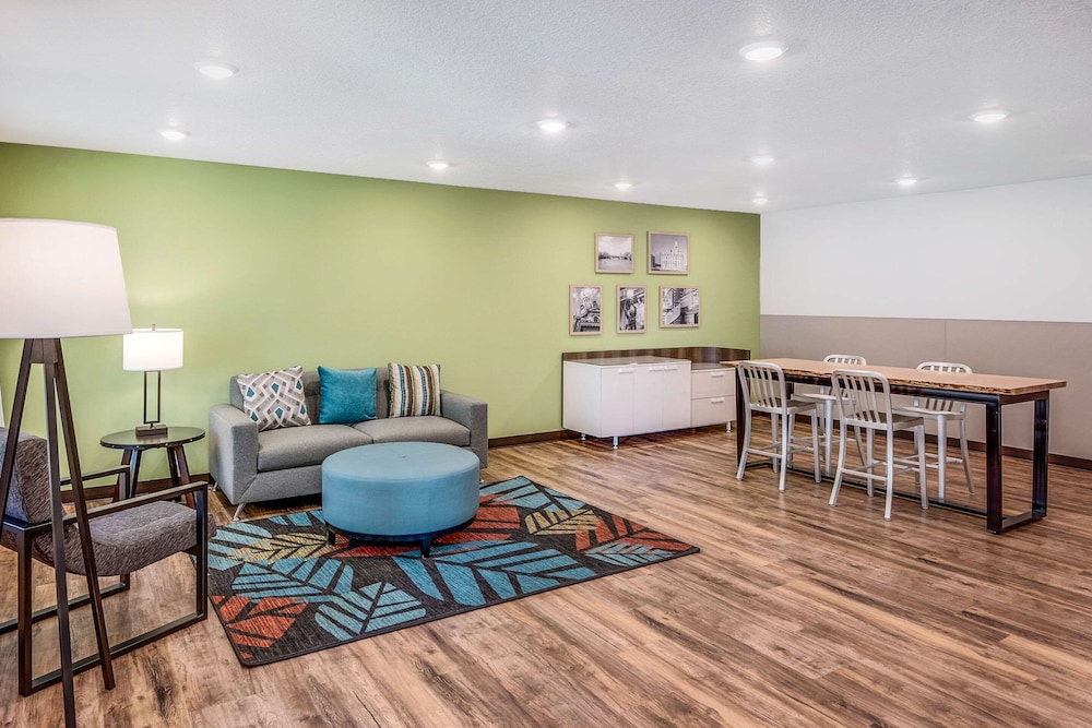 WoodSpring Suites West Des Moines 28/38