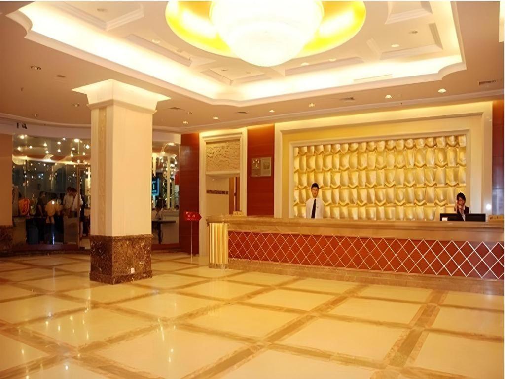Outsky Hotel 13/50