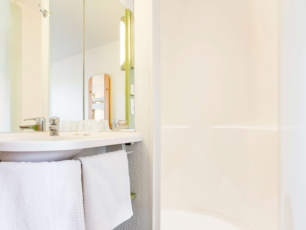 Ibis Budget Pau Est 4/71
