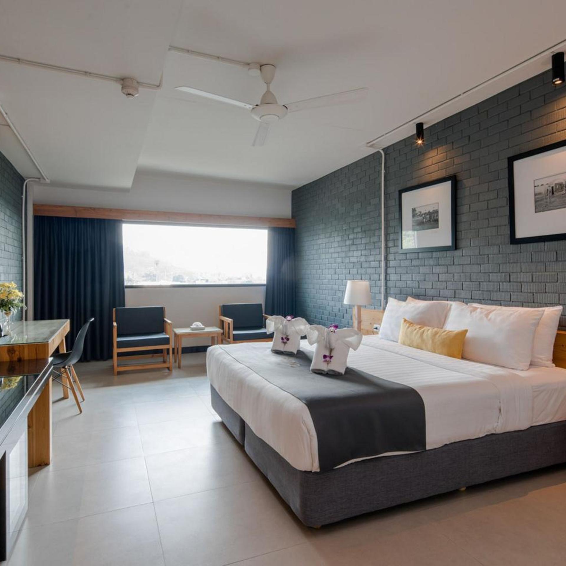 Grand, Deluxe, Double Bed