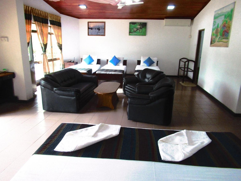 Oruthota Chalets 45/68