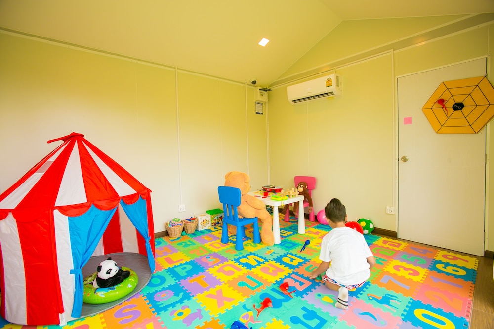 Triple Tree Beach Resort 33/43