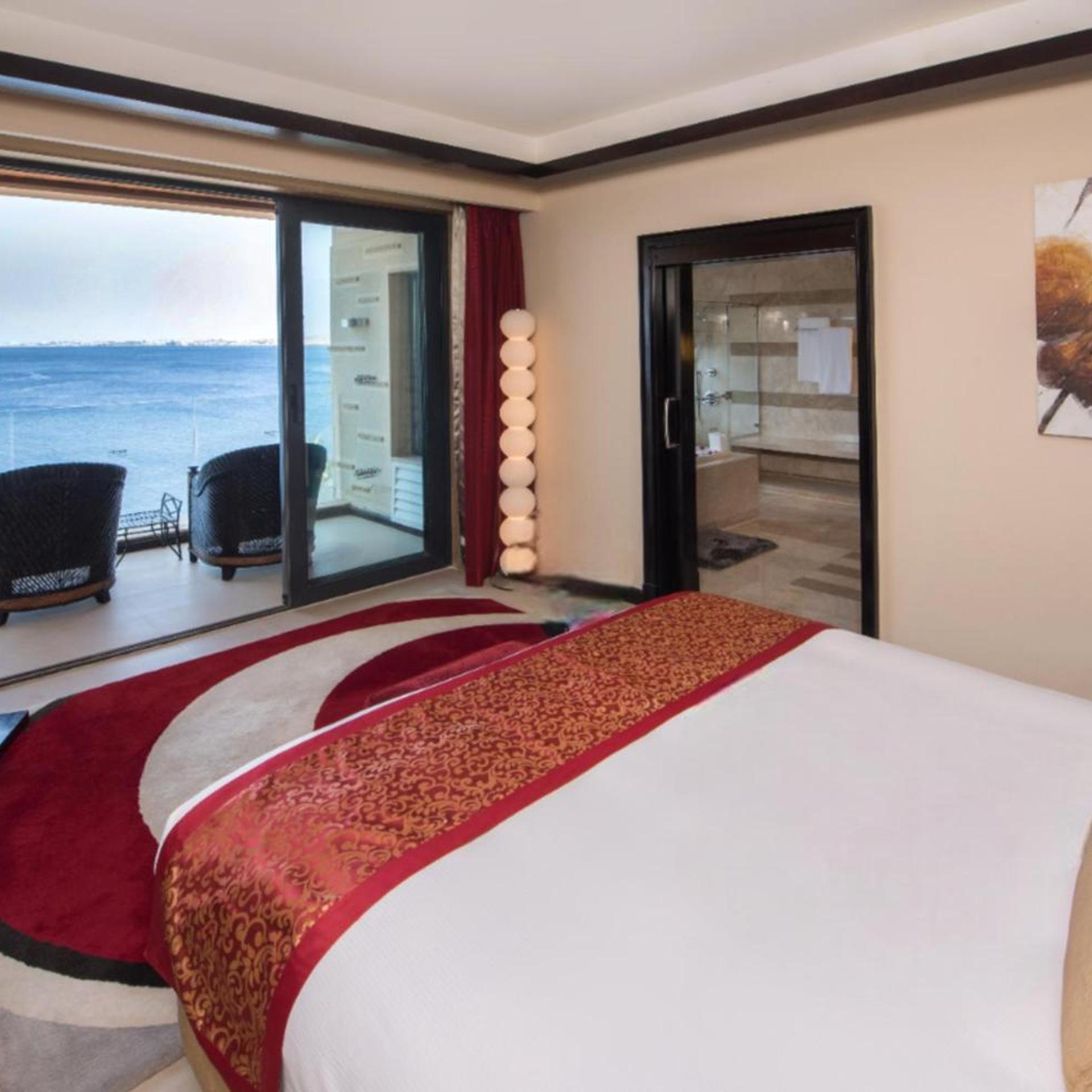 Infinity, Suite, Reef Oasis Blue Bay Resort and Spa 3/5