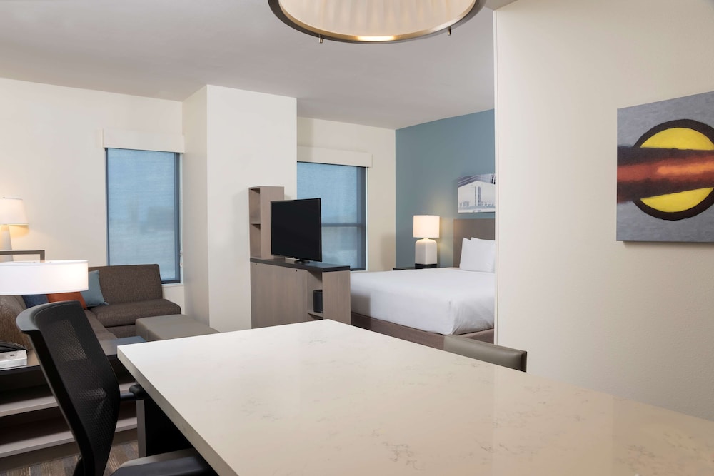 Hyatt House Austin Downtown 21/68
