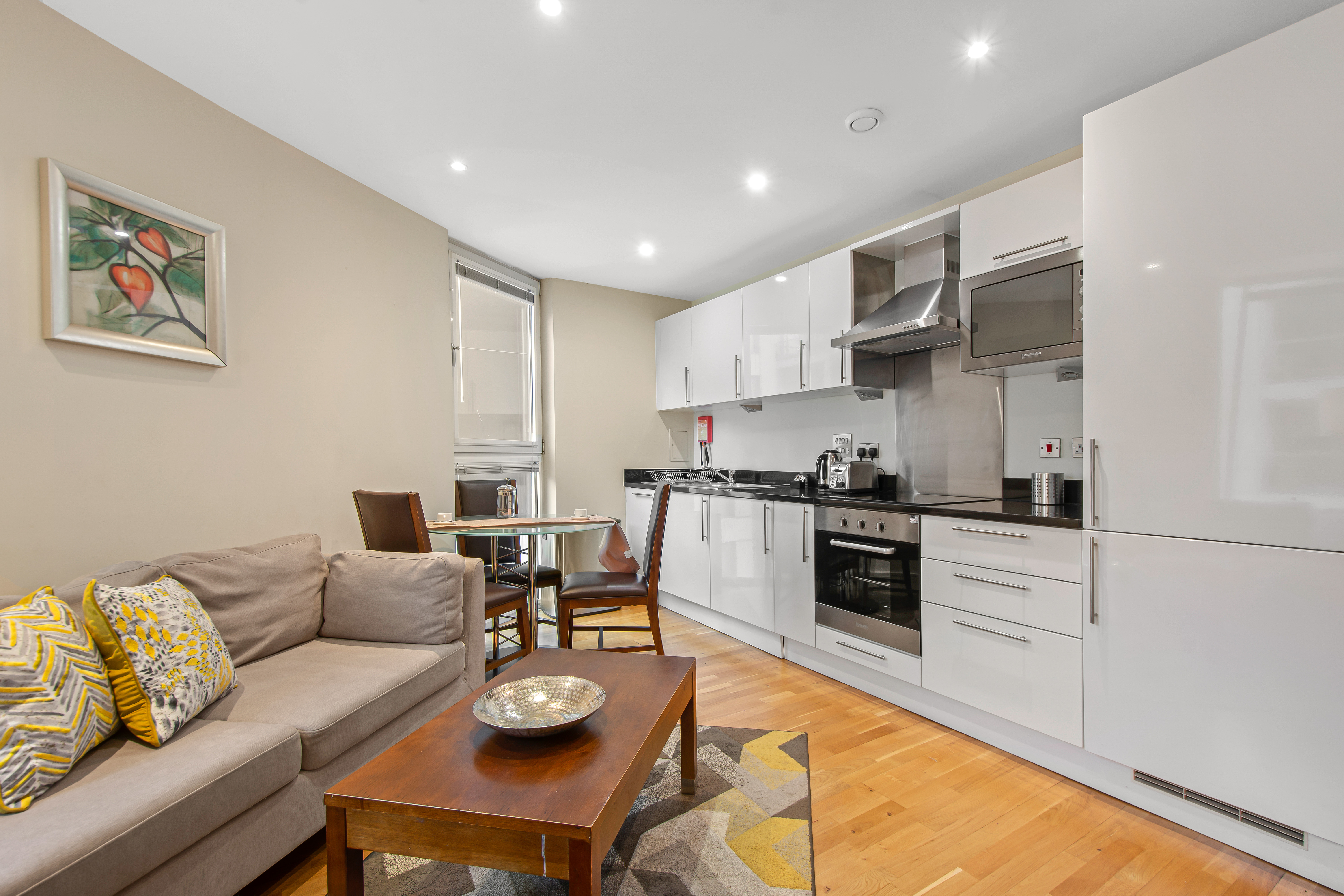 Luxurious Lanterns Court Two-Bedrooms Apartments 30/50