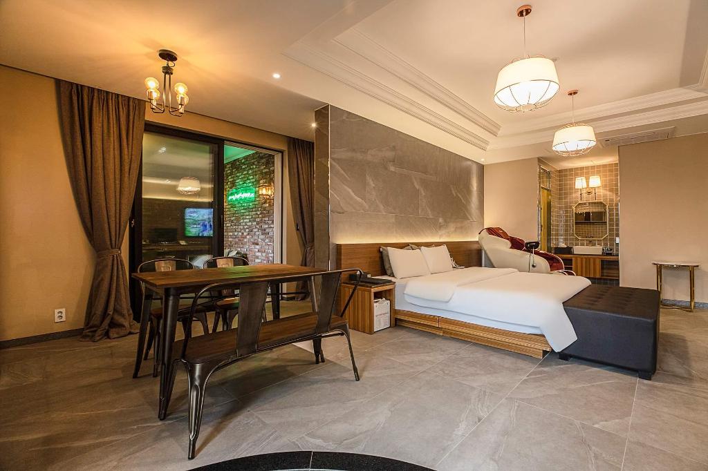 Suite, Double Bed, Terrace