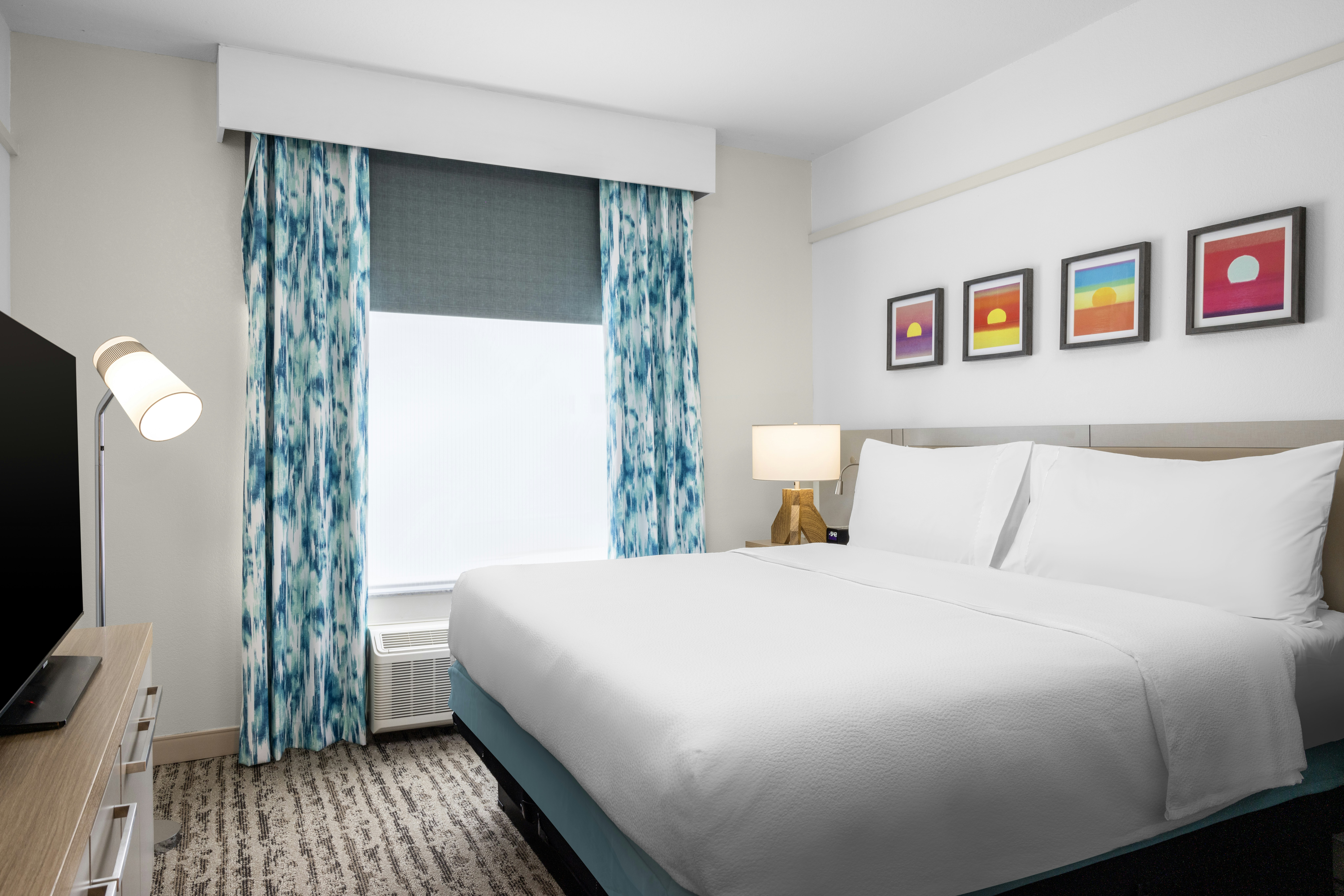 1 BEDROOM, SUITE, KING BED, ACCESSIBLE