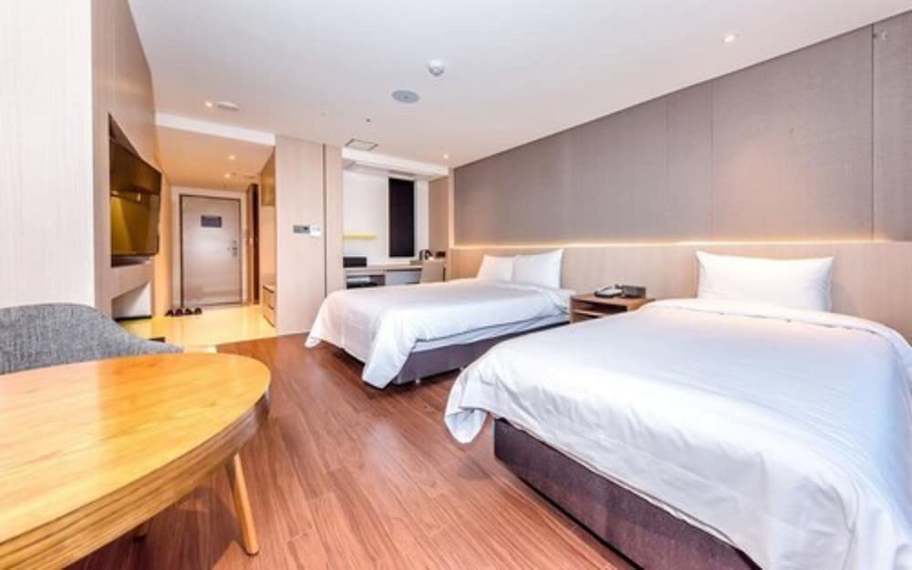 Jeju Noblepia Hotel 12/26