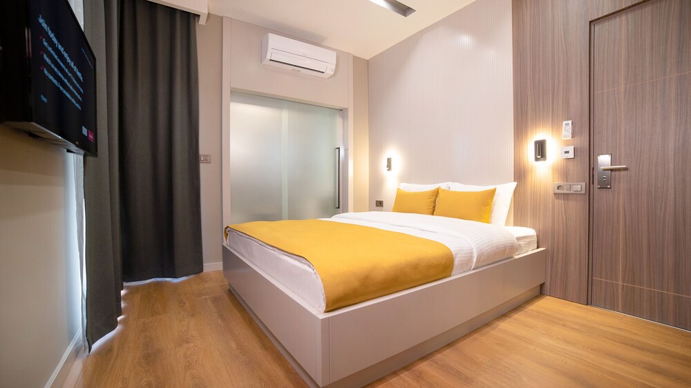 Vesta Suites 9/50