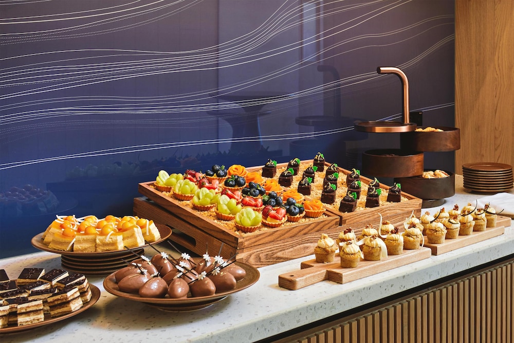 Hyatt Place Ha Long Bay, Bai Chay 16/50
