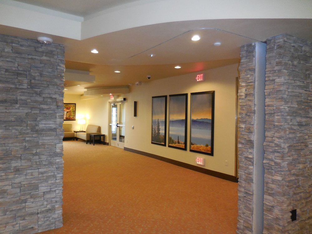 Ledgestone Hotel Vernal 33/63