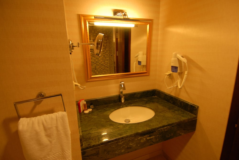 Cetin Hotel 36/39