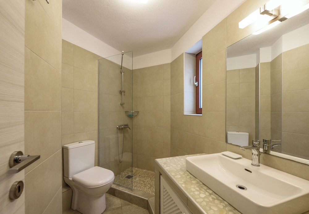 Elpiniki Luxury Apartments 63/66
