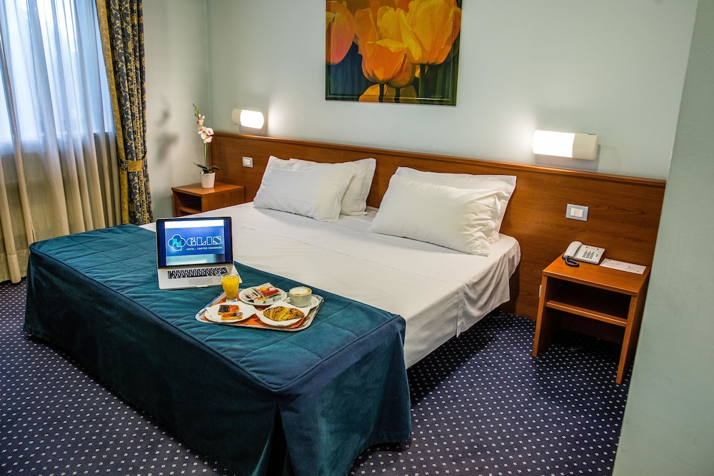 HOTEL GLIS 9/64