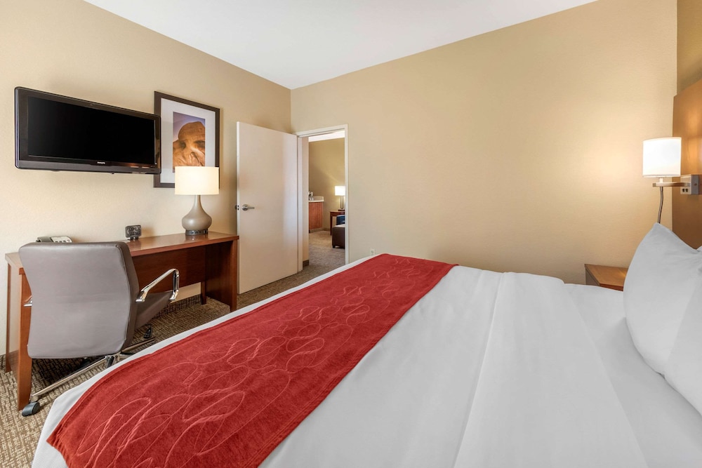 Upgrade, Business, Suite, 2 Queen Beds, Sofa