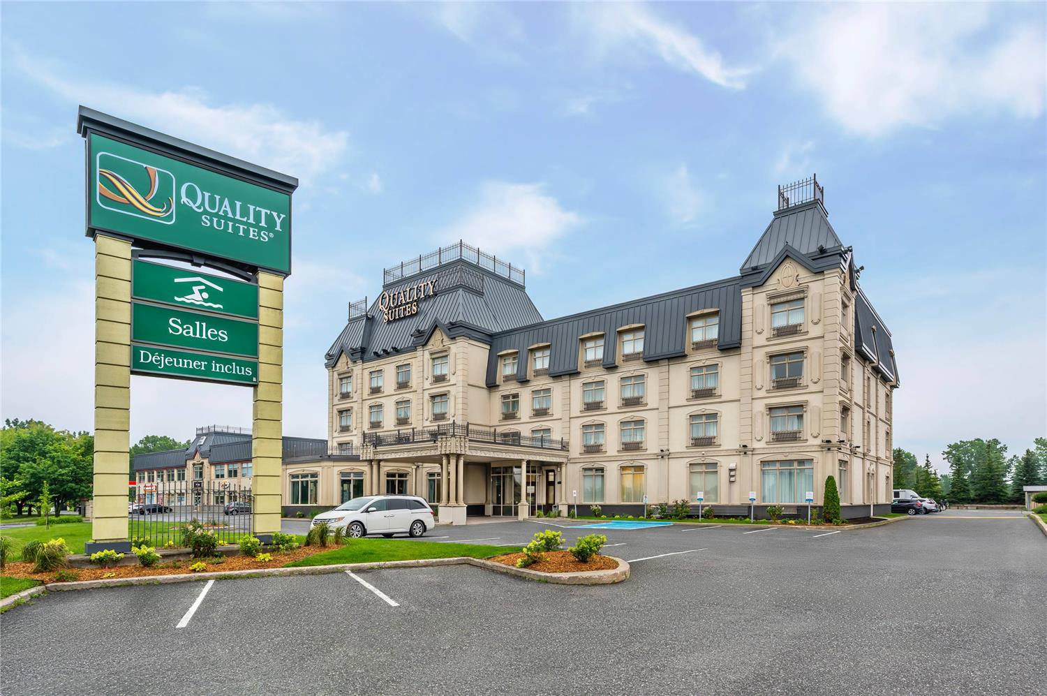 Quality Suites Drummondville 41/43