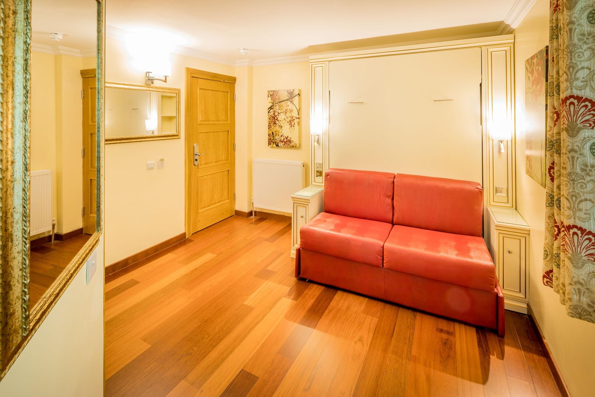 Linton Hotel 36/53