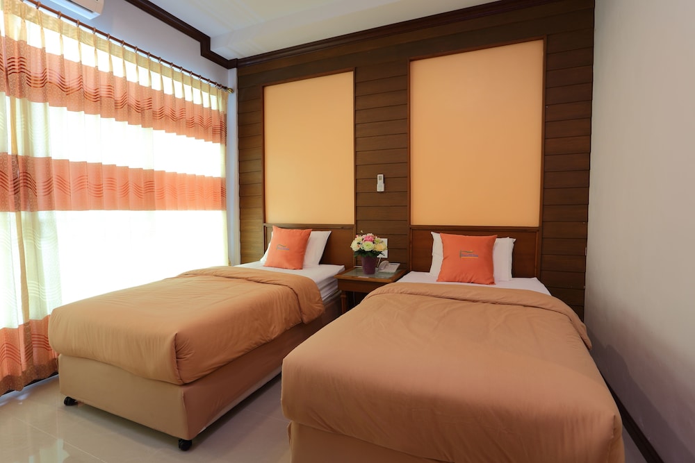 Breeze Hill Hotel 23/50