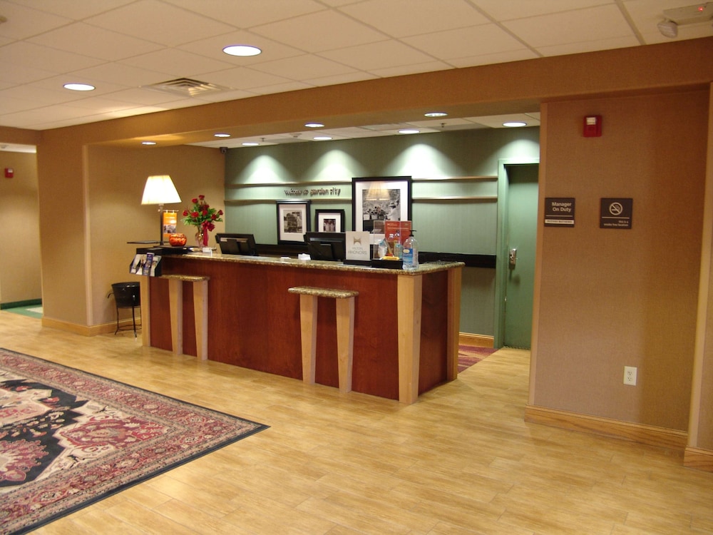Hampton Inn Garden City, KS 2/33
