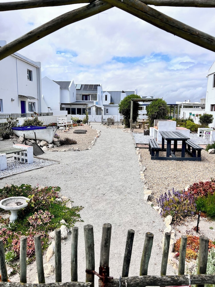 Baywatch Villa Guest House And Self Catering Accommodation 43/50
