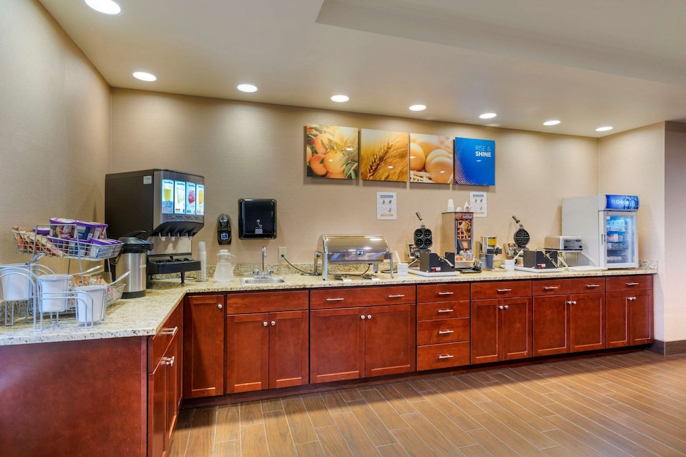 Comfort Suites Redding - Shasta Lake 41/52