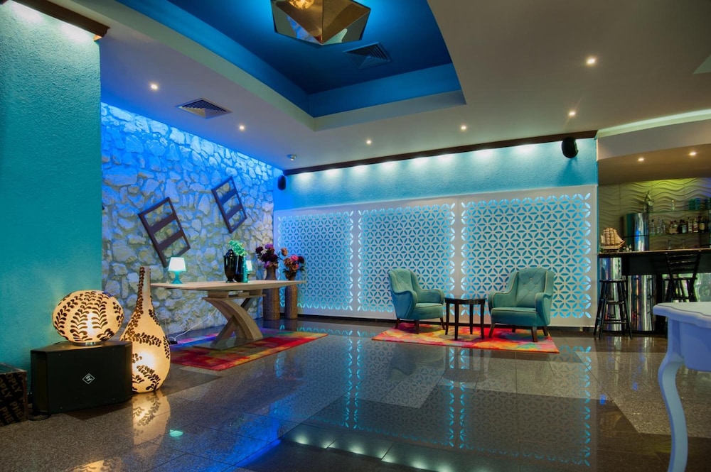 Hotel Mercury 13/46
